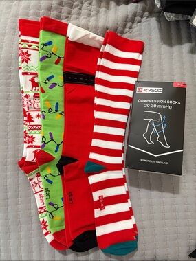 4 Pair Holiday Compression Socks 20-30 mmHg Large